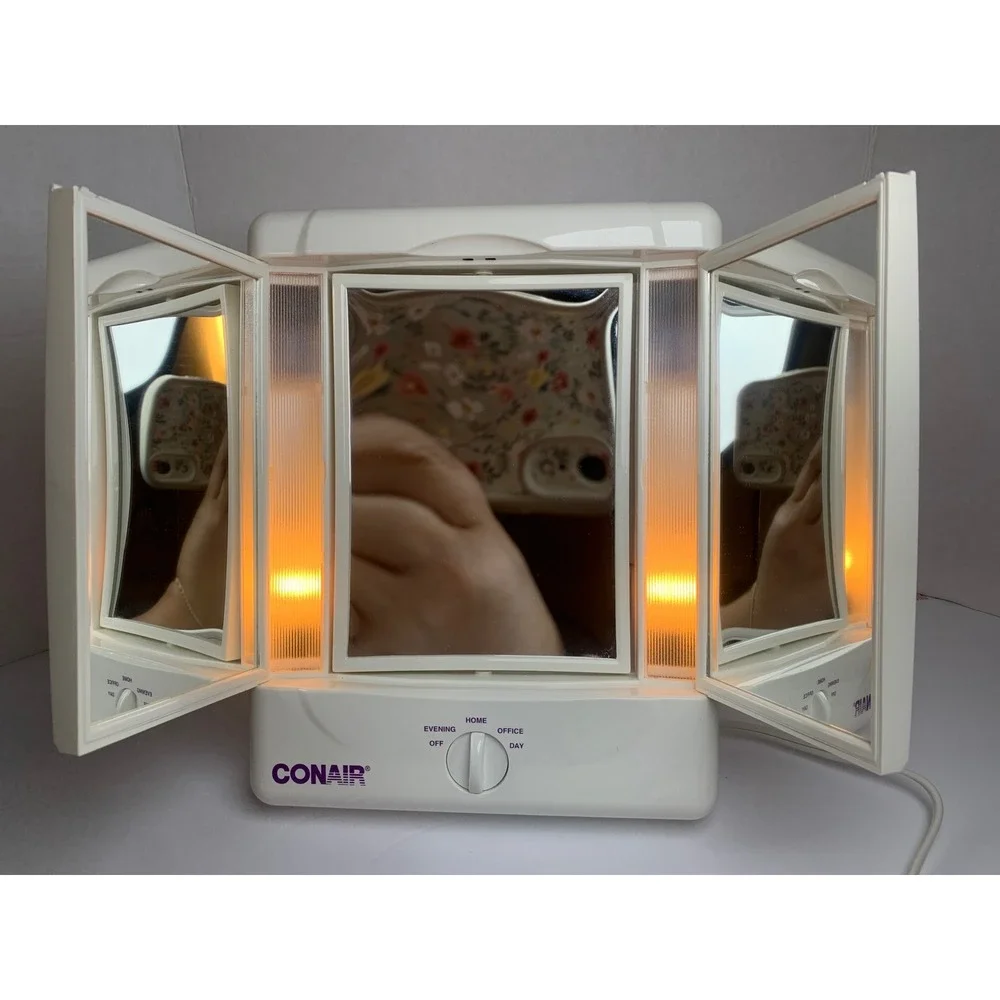 Vintage Illuminated Makeup Mirror Tri-Panel 4 Light Settings TM7L Magnifying 90s